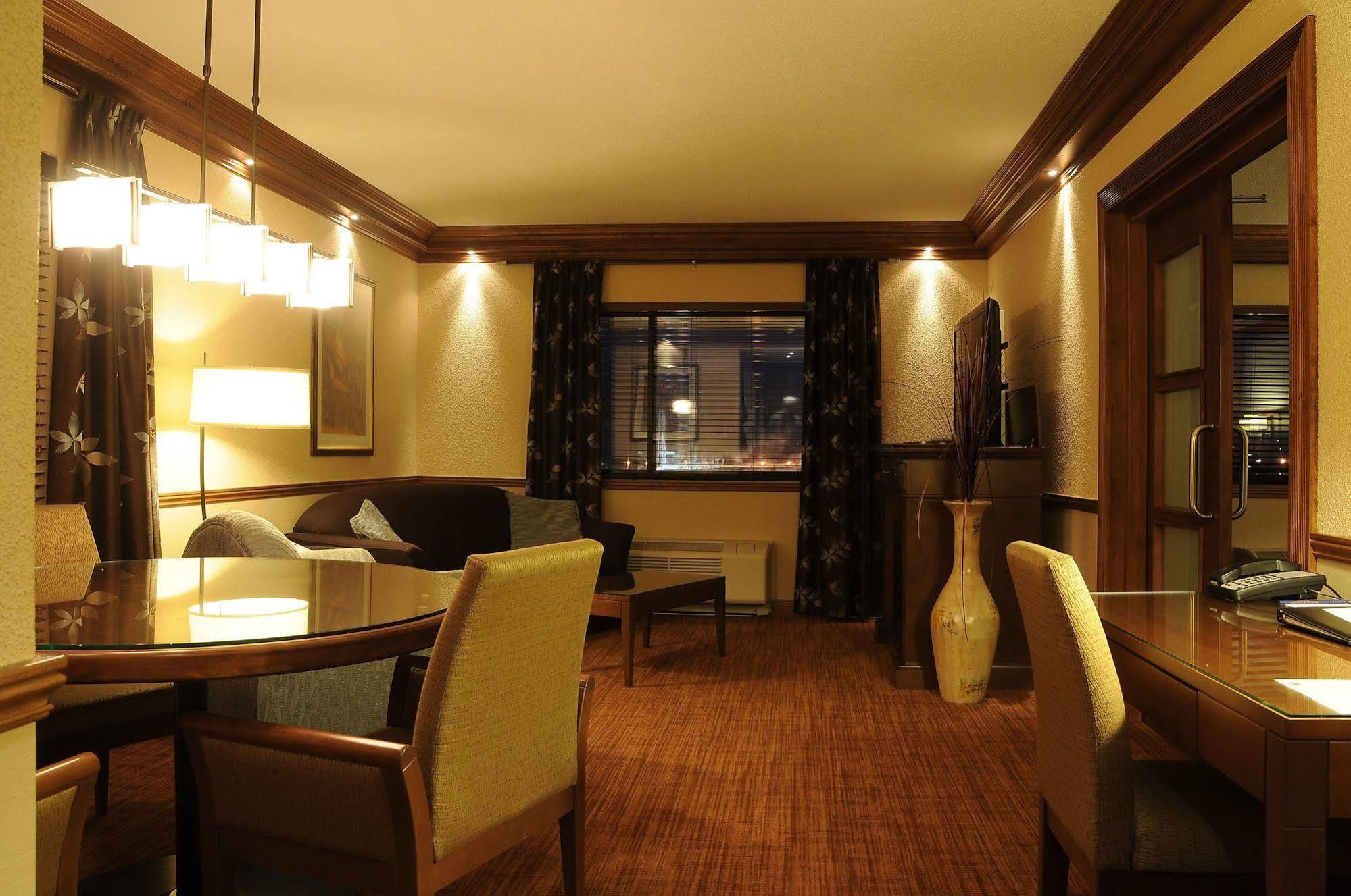 Hotel Le Montagnais Chicoutimi Eksteriør bilde